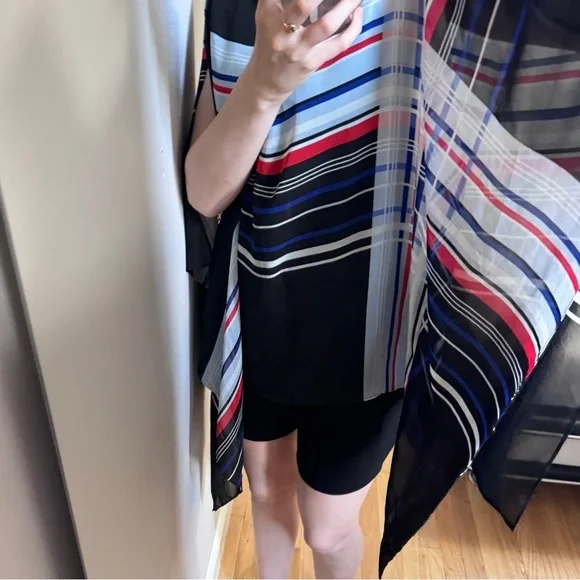 VINCE CAMUTO Multicolor Top in Size Small - Picture 5 of 11